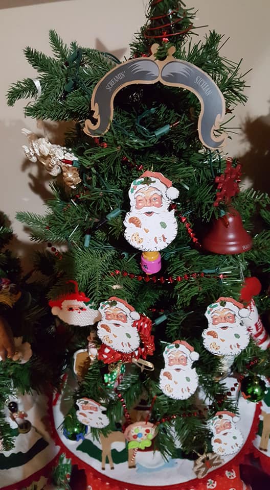 santabeardtree.jpg
