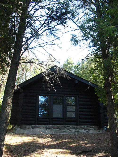 sturgeonbaycabin.jpg